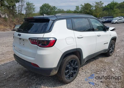 2024 Jeep Compass Latitude 4X4 из США, поврежденный, VIN 3C4NJDBN7RT115987